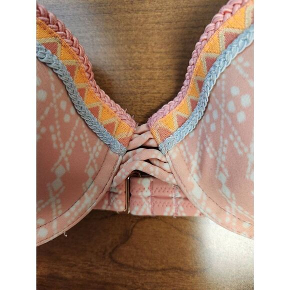 Victoria Secret pink with white geometric pattern bikini. Top 34B, cheeky bottom - Picture 3 of 8